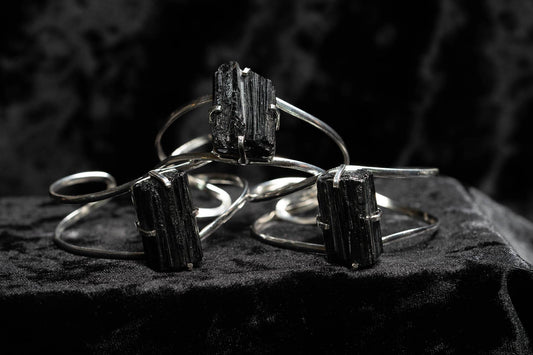 Black Tourmaline | Arc Bracelet